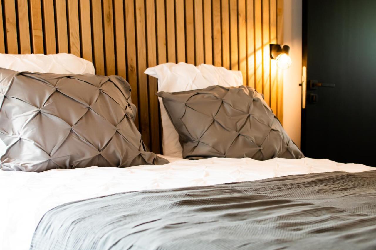Braives Au Calme De Hosdent Bed & Breakfast エクステリア 写真